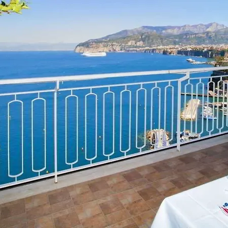 Ξενοδοχείο Settimo Cielo 3*